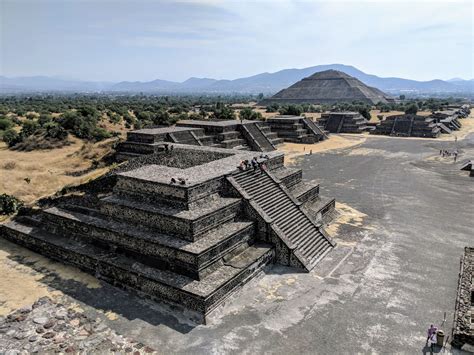 aztecs capital city tenochtitlan